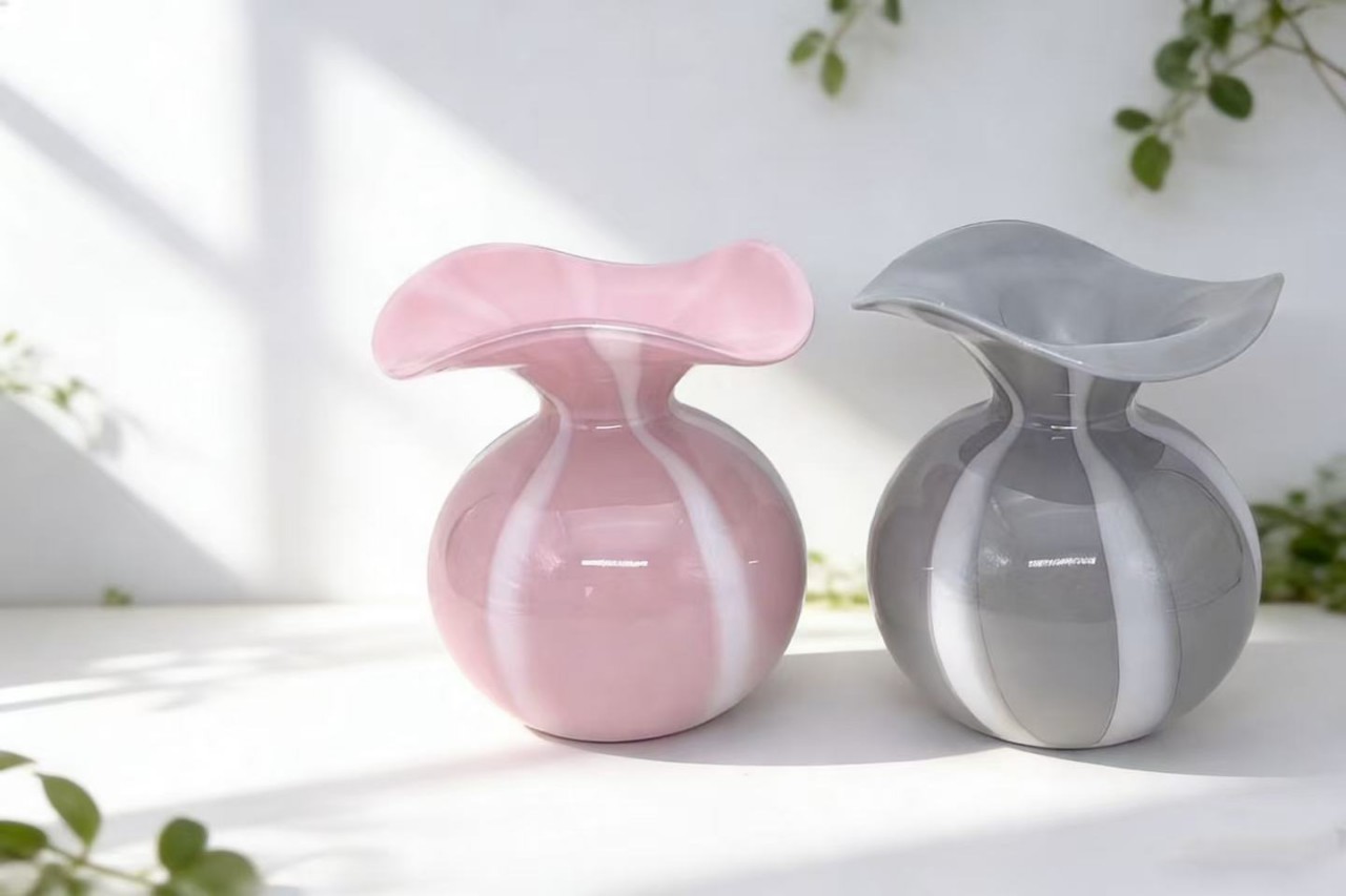 Porcelain powder glass vase